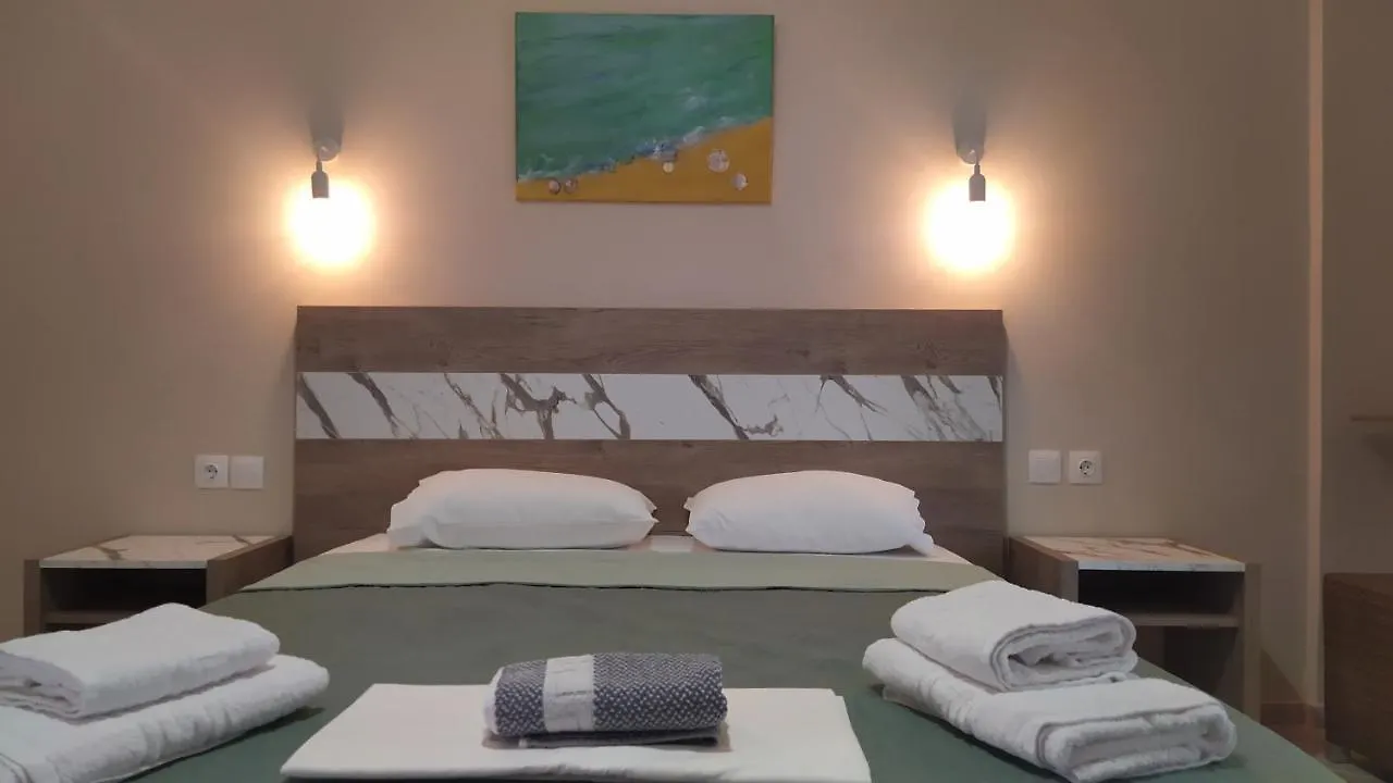 La Mer Rooms Peraia 0*, Peraía