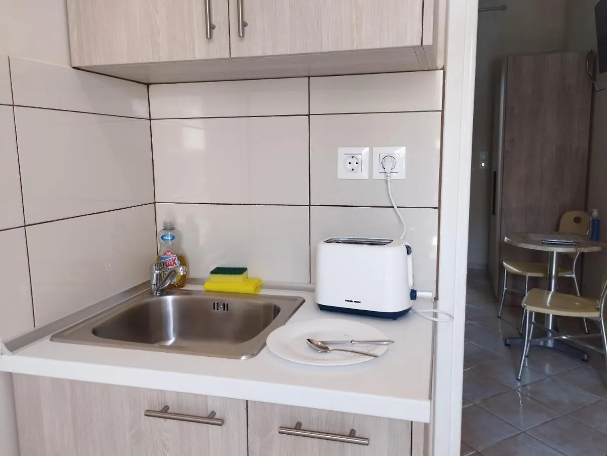 La Mer Rooms Peraia Apartment